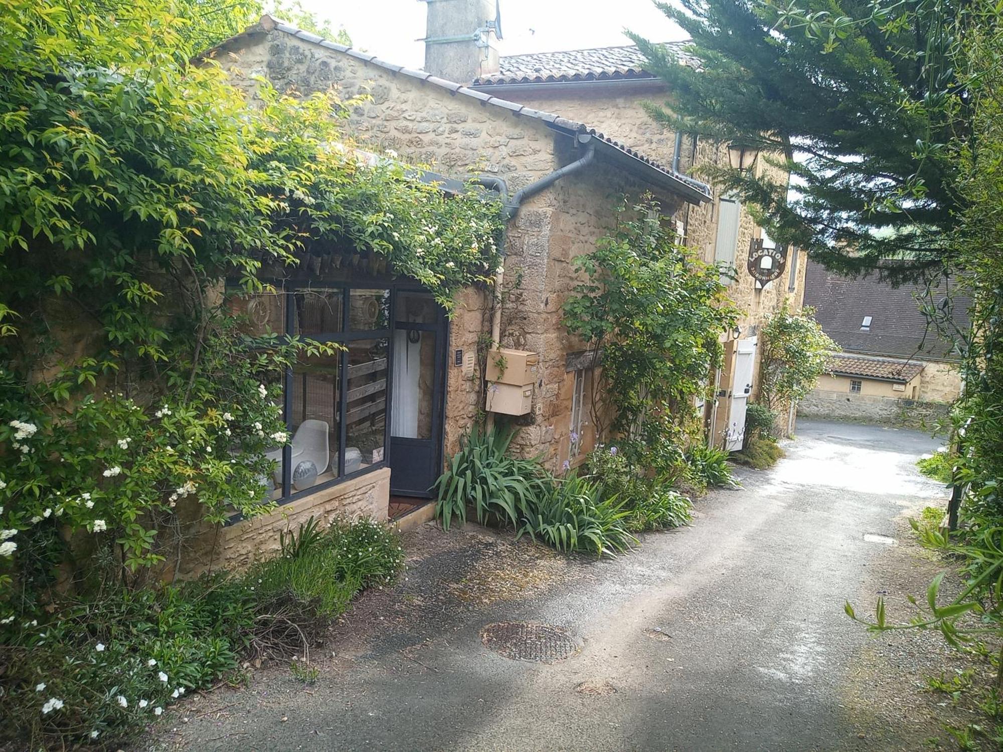Chambre Du Sabotier - Studio Troglodytique - A 100 M Baignade En Riviere - Location De Canoe - Circuits Cyclo - Aire De Pique-Nique - 3 Restaurants كاستلناود لا شابيل المظهر الخارجي الصورة