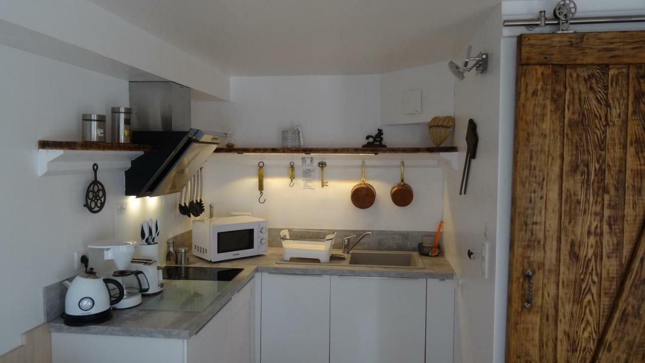 Chambre Du Sabotier - Studio Troglodytique - A 100 M Baignade En Riviere - Location De Canoe - Circuits Cyclo - Aire De Pique-Nique - 3 Restaurants كاستلناود لا شابيل المظهر الخارجي الصورة
