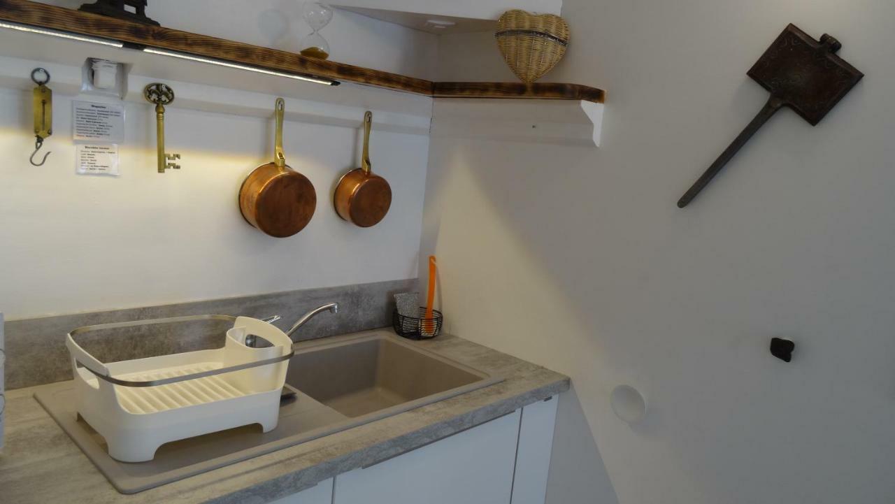Chambre Du Sabotier - Studio Troglodytique - A 100 M Baignade En Riviere - Location De Canoe - Circuits Cyclo - Aire De Pique-Nique - 3 Restaurants كاستلناود لا شابيل المظهر الخارجي الصورة